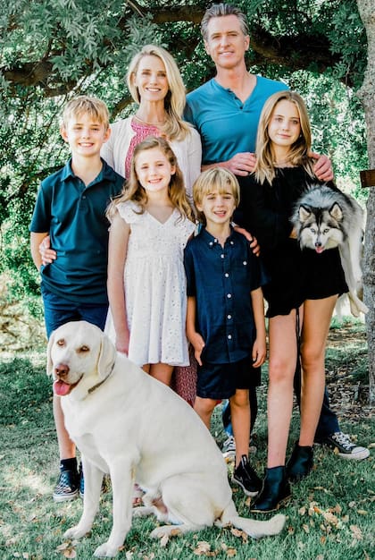 Gavin Newson y su familia