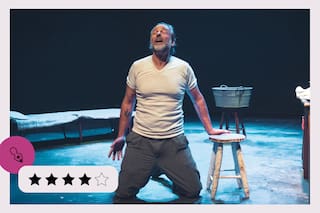 Gayola en París, un unipersonal conmovedor con una gran actuación de Patricio Coutoune