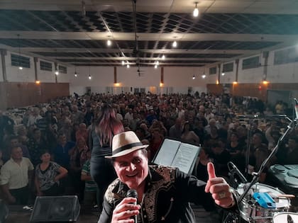 Gazzoni actúa en boliches, fiestas privadas y eventos