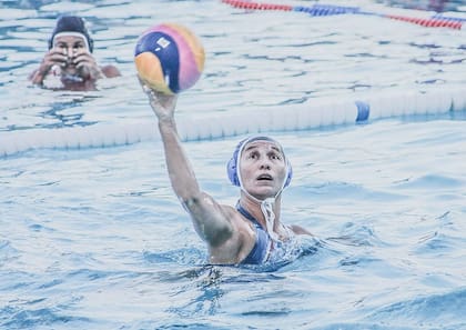 GEBA promueve la práctica de alrededor 30 disciplinas diferentes, tanto representativas como societarias en sus tres sedes en la Ciudad de Buenos Aires.