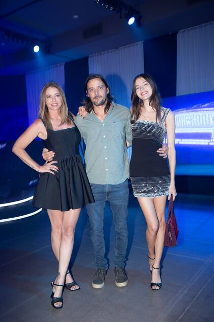 Gegé Neumann con su marido, Jorge Otamendi, y su hija Helena.