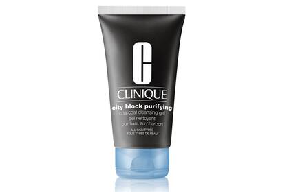 Gel de limpieza purificador en base a carbón City Block. Limpia la piel en profundidad, neutraliza los efectos contaminantes de la poluciòn ambiental, y controla el exceso de oleosidad, $1.200, Clinique