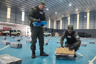 Intentaron atropellar a unos gendarmes y la persecución derivó en el secuestro de tres toneladas de marihuana