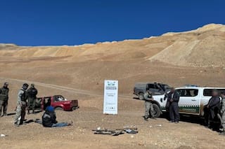 Cuatro mineros chilenos fueron descubiertos mientras extraían pepitas de oro en la Cordillera