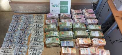 Gendarmería secuestró más de 10 millones de pesos y 31.000 dólares que era trasladado por dos personas en un auto desde la Ciudad de Buenos Aires hacia Mendoza