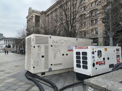 Generadores eléctricos en Maidan, en el centro de Kiev