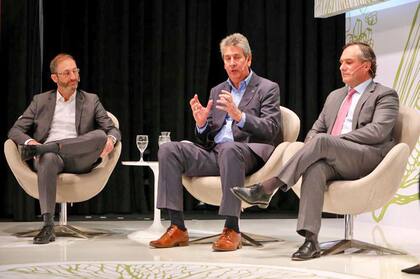 Federico Trucco (Bioceres), José Martins (Bolsa de Cerales) y Guillermo Fazio (Nestlé)