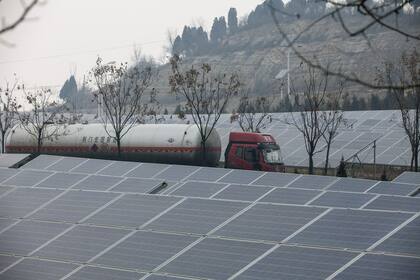Generar la electricidad solar en autopistas y calles en vez de en desiertos ayudaría a ahorrar terreno en China ante la demanda energética