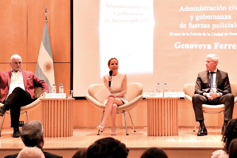 Presentaron el libro “Administración civil y gobernanza de las fuerzas policiales”