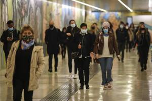 Cómo es el “súper green pass” que lanzará Italia para contener el avance del virus