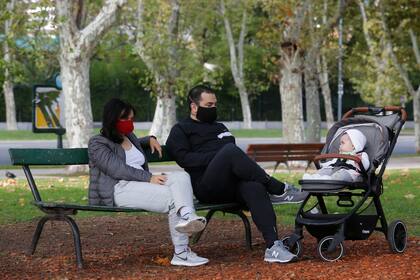 Ante la falta de definiciones, algunos porteños salieron a pasear con sus hijos