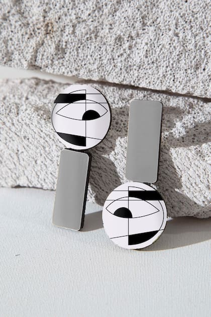 Geométricas, urbanas y ultra livianas, las piezas Iskin ya pasaron por más de 100 tiendas de museos en todo el mundo