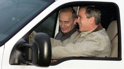 George Bush recibió a Vladimir Putin en su hacienda de Texas...