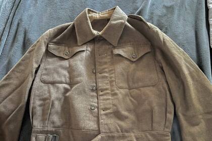 George Cameron falleció en 1973, pero su familia conserva su uniforme de la Segunda Guerra y otros objetos de gran valor histórico y sentimental