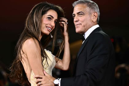 George Clooney apenas había conocido a Amal cuando decidió regalar a sus amigos un millón de dólares (Photo by Marco BERTORELLO / AFP)