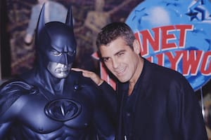 Los pezones del traje de Batman, las disculpas de George Clooney y el traspié que golpeó a la franquicia