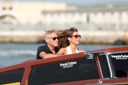 George Clooney y Amal Clooney, al llegar al último festival de Venecia