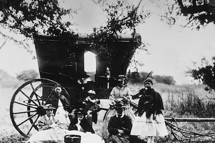 George Gibson y familia Estancia "Los Yngleses" Ambrotipo. Circa 1860. George Corbett (atribuido)