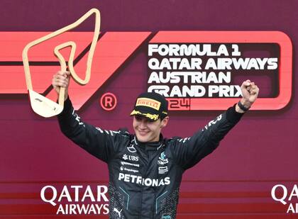 George Russell heredó la victoria en el Gran Premio de Austria, tras el accidente que protagonizaron Max Verstappen y Lando Norris; segundo triunfo del piloto británico en la Fórmula 1
