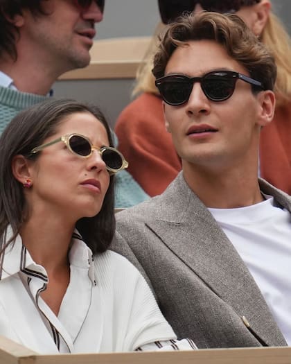 George Russell, piloto de Fórmula 1, junto a su pareja Carmen Mundt