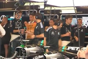 Russell tomó mate en el GP de Abu Dabi y revolucionó las redes: “Ahora puede chusmear como se debe”