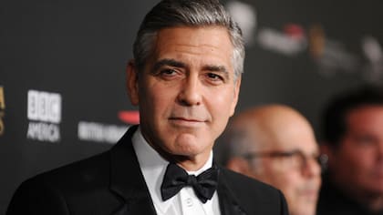 George Clooney y su esposa Amal, solidarios