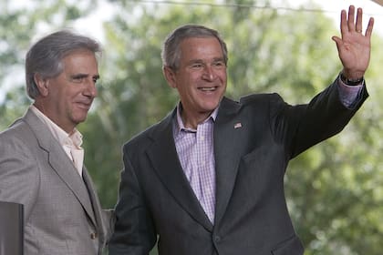 Bush visitó Uruguay en el marco de una gira por Latinoamérica

