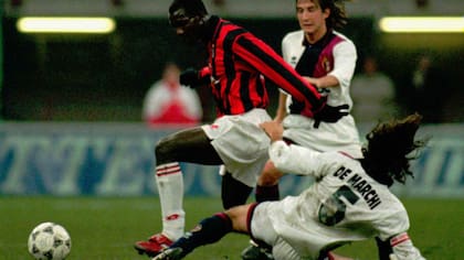 George Weah, cuando jugaba en el Milan, en 1995