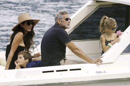 George Clooney y su mujer Amal, enamorados en Venecia: looks llamativos