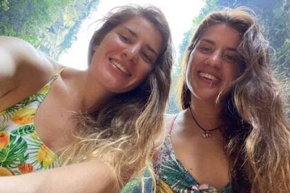 Georgia y Melissa contrataron a un guía turístico para ir a la laguna, sin saber que el hombre no estaba registrado como tal