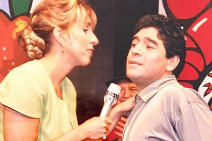Georgina junto a Diego Maradona en uno de sus programas de televisión