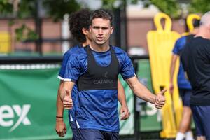 Gerard Garriga, volante del Auckland City, fue empleado de limpieza y camarero antes de dedicarse al fútbol