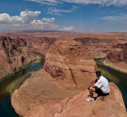 Gerard Piqué presume en redes sociales su visita a Arizona, en el mirador de Horseshoe Bend. Foto: Instagram / @3gerardpique