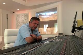 Emigró a EE.UU. con una gran deuda, pero una casualidad lo llevó al negocio soñado