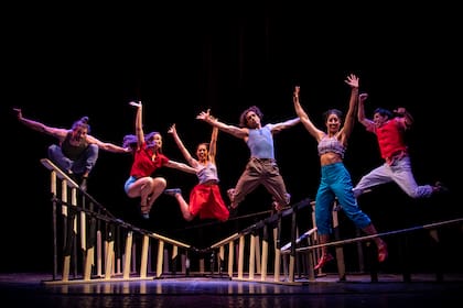 Gerardo Hochman, el director de Fulanos que se presenta en el Konex, es una figura clave del circo contemporáneo de nuestro país