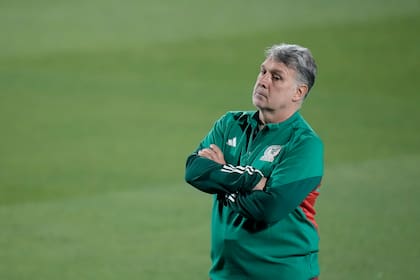 Gerardo 'Tata' Martino dirige a México desde 2018 y afronta su segundo Mundial como DT: enfrente estará la Argentina (AP Photo/Moises Castillo)