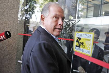 Gerardo Werthein al llegar a las oficinas de Cúneo Libarona en Libertador al 600