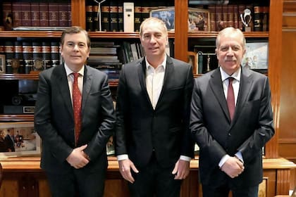 Gerardo Zamora, el ministro Diego Santilli y Elías Suarez, el gobernador electo de Santiago del Estero