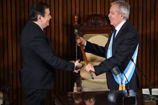 Gerardo Zamora le entregó el mando de la gobernación a su delfín histórico Elías Suárez