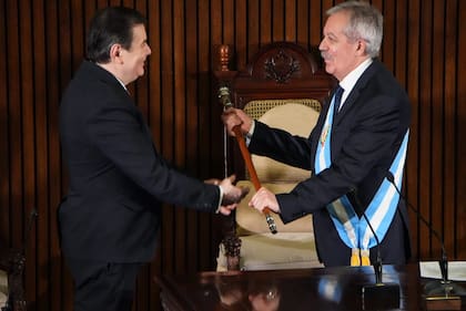 Gerardo Zamora le traspasó el mando a Elías Suárez en Santiago de Estero