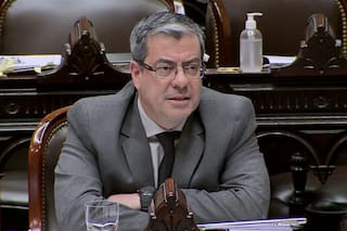 El remplazante de Máximo Kirchner habló sobre el silencio que rodea a Batakis y los "ganadores" de la devaluación