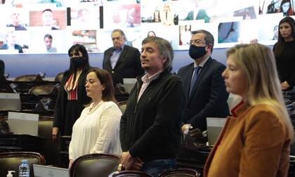 Germán Martínez junto a Máximo Kirchner en el Congreso