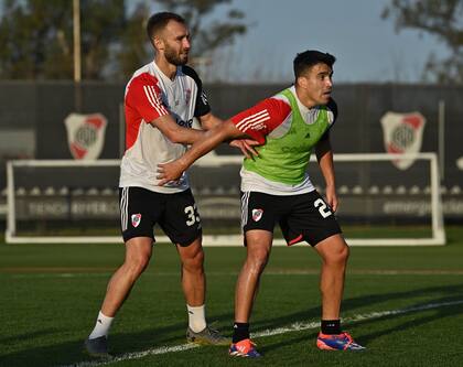 Germán Pezzella y Marcos Acuña, dos refuerzos que llegaron a River de la mano de Gallardo en el mercado de pases del invierno pasado