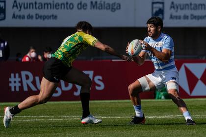 Germán Schulz, con la ovalada en juego