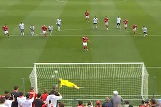 Rulli debutó en Olympique de Marsella y lo primero que hizo fue atajar un penal con un manotazo de campeón del mundo