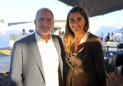 Gervasio Marques Peña y Valentina Solari, directora comercial de Renault Argentina