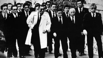 GETTY IMAGES
Pie de foto,
Originada en el siglo XVII, la yakuza vivió su esplendor en la segunda mitad del XX, pero los nuevos tiempos y la persecución policial han diezmado a esta institución, cuyos más de 200.000 miembros a principios de la década de 1960 se han ido reduciendo hasta rebajar los 10.000 en la actualidad