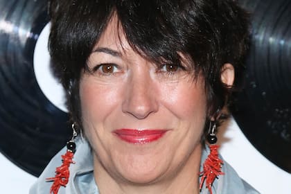 Ghislaine Maxwell es vigilada por agentes externos del centro de detención, según sus abogados