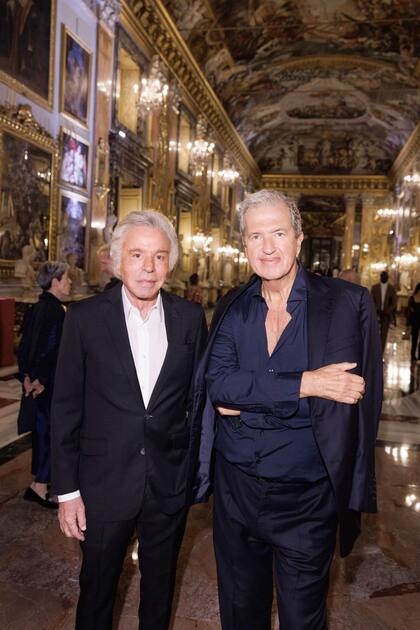 Giancarlo Giammetti, cofundador junto a Valentino Garavani de la casa Valentino, y el fotógrafo Mario Testino