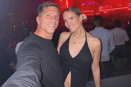 Gianluca Simeone y Eva Bargiela se muestran muy enamorados mientras esperan el nacimiento de su hijo (Foto: Instagram @giansimeone)